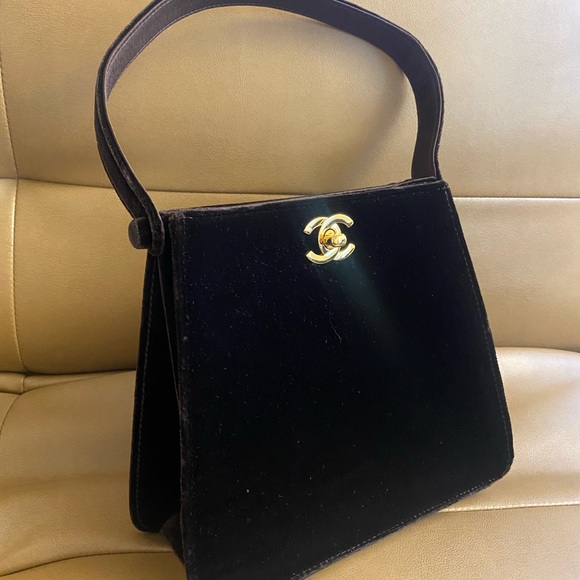 SOLD - 🌰Rare Vintage CHANEL Brown Velvet Bag - Picture 4 of 8